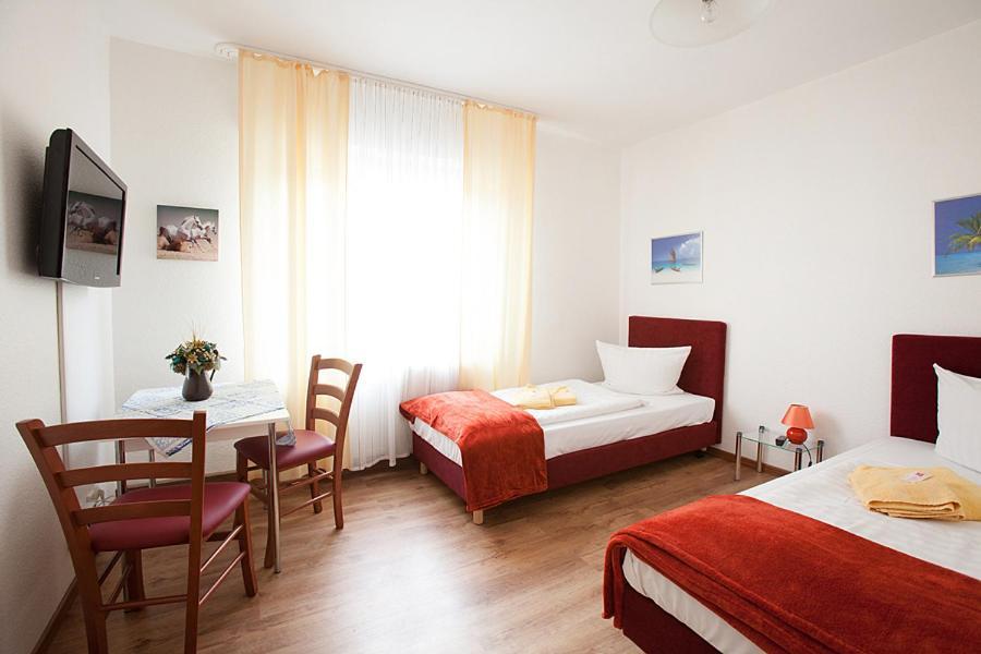 Pension Jasmin Pforzheim Exterior foto